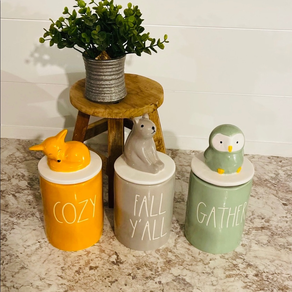 Bundle of Rae Dunn candles with toppers. Fox,squirrel and Owl. New!